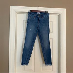 Loft chewed hem little distressed skinny jean Size 26